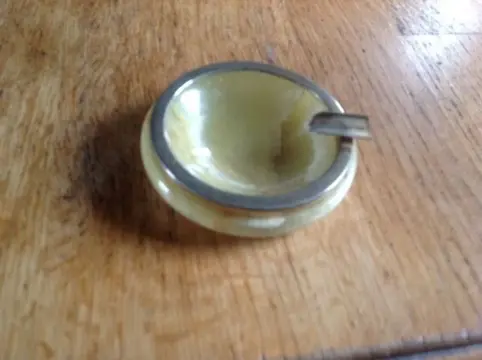 Asbak - albast - oud