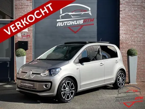 Volkswagen Up ! 1.0 75pk High up!  PANO NAVI PDC CRUISE STOELVW START/STOP