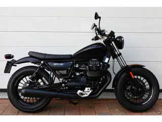 Moto Guzzi V9 BOBBER BLACK EDITION ABS 853cc (bj 2016)