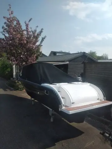 Te Koop Excellent 5.30m Tendersloep bij ZeilstraWatersport.