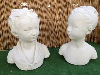 Borstbeeld jongen en meisje. nr 0391 & 0392.