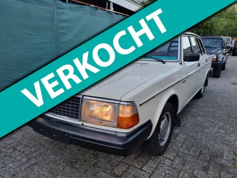 Volvo 244 2.1 GL, 1e eigenaresse, ** Nieuwstaat ** 114 dkm !! NIEUWE LPG INSTALLATIE, NL KENTEKEN EN