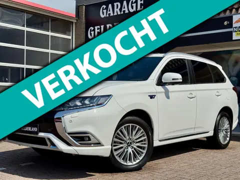 Mitsubishi Outlander 2.4 PHEV Intense | Volleder | Pano | Xenon | Full-Led | Apple/Android | Navi | 