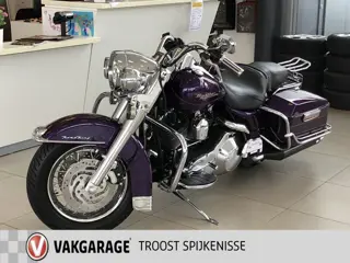 Harley-Davidson Tour 88 FLHR Road King Laced Wheels, NL Motor, Lage km stand, Vol Chrome, Nieuwstaat