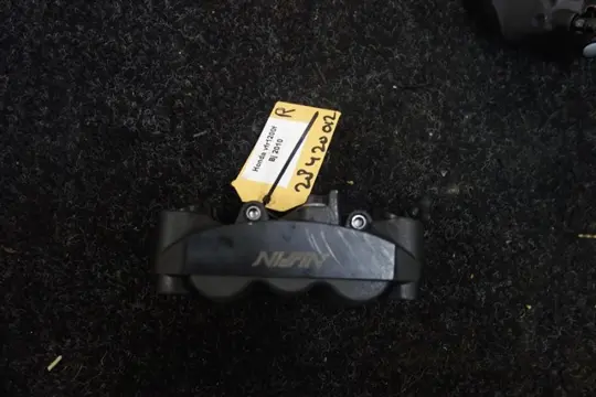 REMKLAUW RECHTS VOOR Honda VFR 1200 2010 - 2013