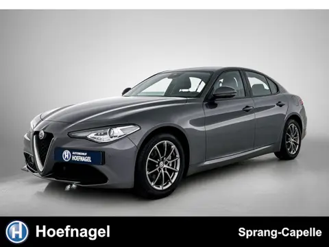 Alfa Romeo Giulia 2.0T Super | Navi | Climate Control | Cruise Control |