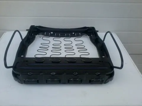 Stoelframe voor Opel Corsa B en Tigra A 90483884