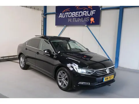 Volkswagen Passat 1.6 TDI Comfortline Business Automaat - Airco, Cruise, Schuifdak, Navi, PDC.