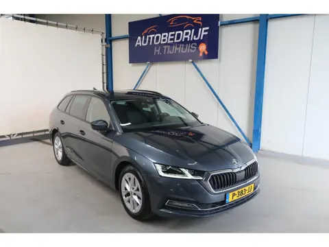 Skoda Octavia Combi 1.5 e-TSI Business Edition Automaat - Airco, Cruise, Navi, PDC.