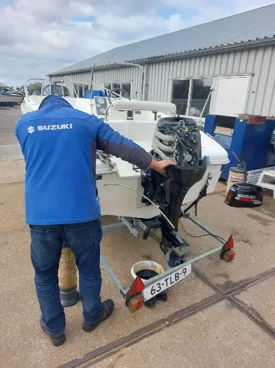 Nieuwe en gebruikte motoren Twee en Viertakt goede prijzen!