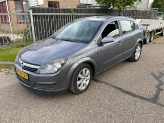 Opel Astra 1.6 Enjoy 5drs
