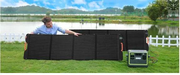 FOSSiBOT F2400 Portable Power Station + 2 x FOSSiBOT SP200