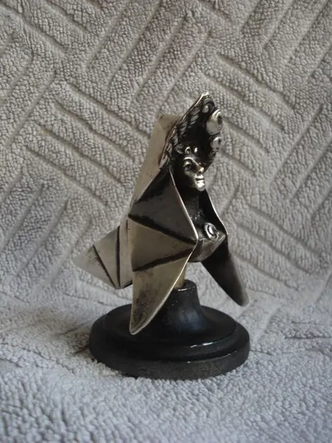 Embleem/mascotte/kenteken - cocotte Parisienne - autre -