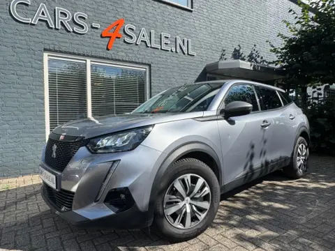 PEUGEOT 2008 1.2 Active Pack + Car-play + LED + Nav + Pdc -  92 dkm!