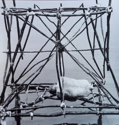 Dieter Appelt (1935) - Action im Augenturm