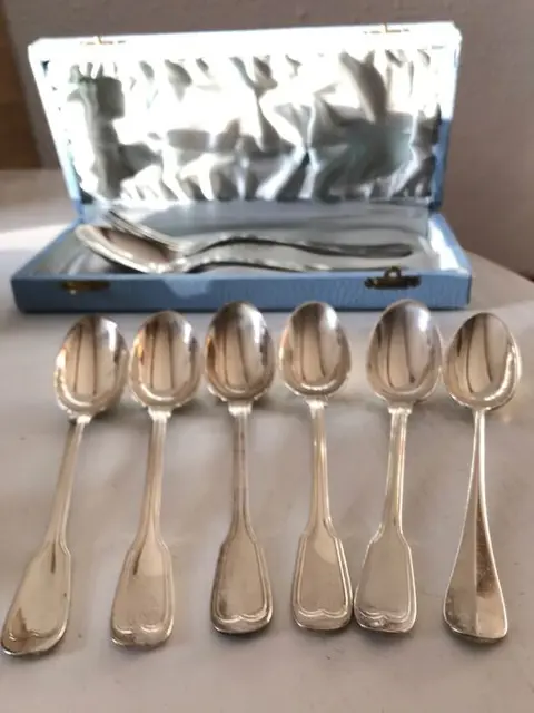 Christofle bestek en zijn doos en kleine lepels (9) -