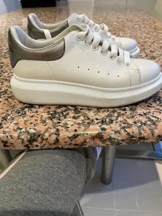 Alexander McQueen - Sneakers - Maat: Schoenen / EU 38