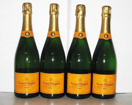 Veuve Clicquot "Carte Jaune" - Champagne Brut - 4 Flessen