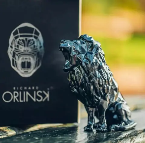 Richard Orlinski (1966) - Lion