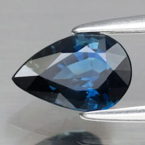 Groenachtig blauw Saffier - 1.01 ct