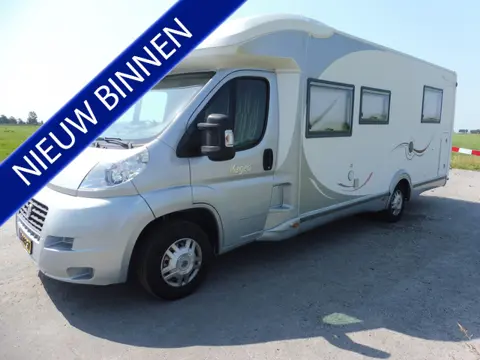 Challenger MAGEO 118 Challenger Mageo 118 QUEENSBED AL-KO CHASSIS Koel-vriescombi | Oven | Schotel |