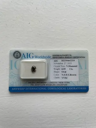 1 pcs Diamant - 0.55 ct - Ovaal - fancy diepgeel bruin -