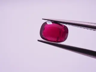 Rood, Levendig/Intens Birma Robijn - 1.03 ct