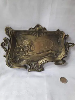 Bronzen visitekaartje en pennenbakje (1)