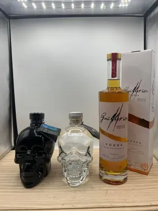 Crystal Head Onyx &amp; Vodka Classic + Guillotine Heritage