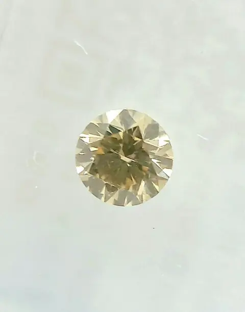 1 pcs Diamant - 0.36 ct - Briljant - fancy lichtbruinachtig
