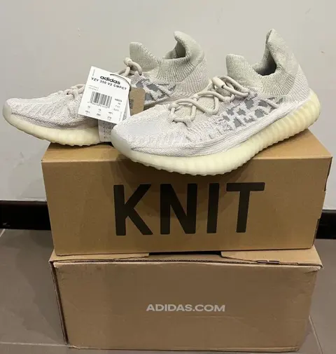 Yeezy X Adidas - YEEZY BOST 350 V2 COMPACT - Sneakers -