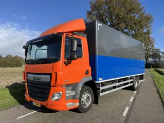 Vrachtwagen - bakwagen - DAF CF 230FA - EURO6 - 2017 - zijdeur/laadklep - zeer net!