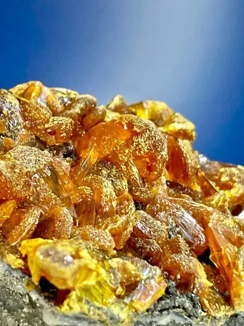 Grote kristallen van orpiment op arsenopyriet - 7×4×3 cm -