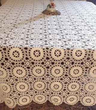 Mooi handgemaakt gehaakt tafelkleed - 221 x 248 cm - Katoen