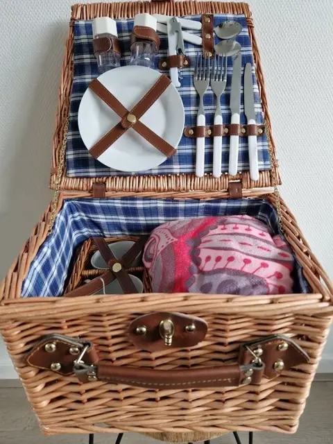 Picknickmand voor 2 personen (16) - rotan, aardewerk