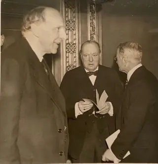 Fotopersbureau Holland - Winston Churchill speaks on