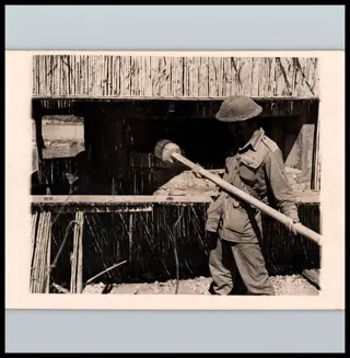 Robert Capa (1913-1954)/Bohemia magazine/International News