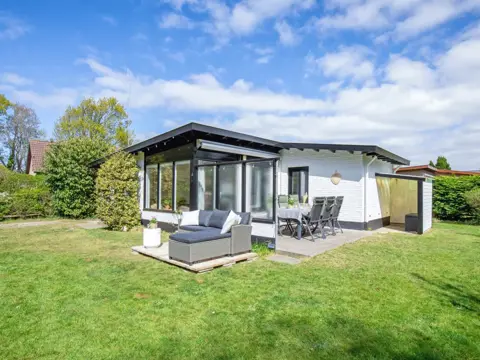 Vrijstaand vakantiehuis van waaruit je zo het bos inloopt