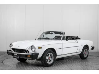 Fiat 124 Spider . (bj 1977)