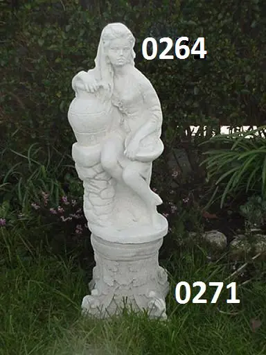 Vrouw met kruik op zuil.