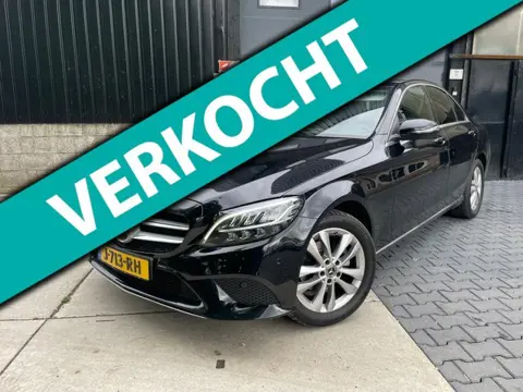 Mercedes-Benz C-klasse 180 / Stoelverwarming / PDC/ Camera / Navigatie / Apple Carplay / LED High-Pe