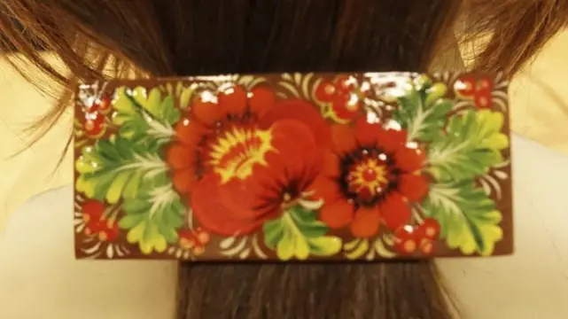 Houten haarclip " Rode bloemen " bruin