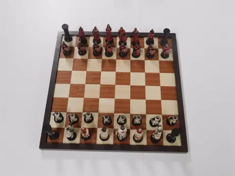 Schaakspel, met christelijke stukken