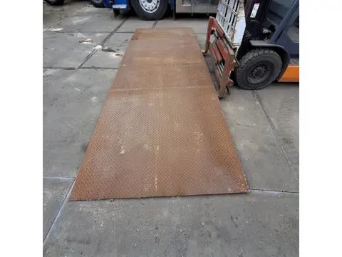 8/10 mm stalen traanplaat 1,5x4,5 m zeer zware stalen tranenplaten