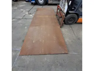 8/10 mm stalen traanplaat 1,5x4,5 m zeer zware stalen tranenplaten