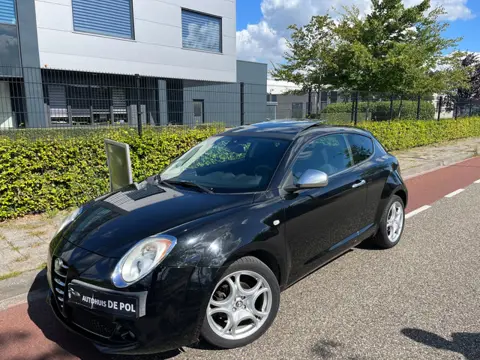 Alfa Romeo MiTo 1.4 T Distinctive Panoramadak Airco Pakeersensor