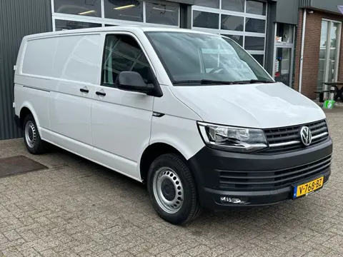 Volkswagen Transporter 2.0 TDI L2H1 102pk Kastinrichting 2200kg Trekgewicht Cruise controle Parkeerh
