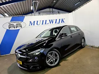 MERCEDES-BENZ B-KLASSE 180 Business Solution AMG / Widescreen / NL Auto