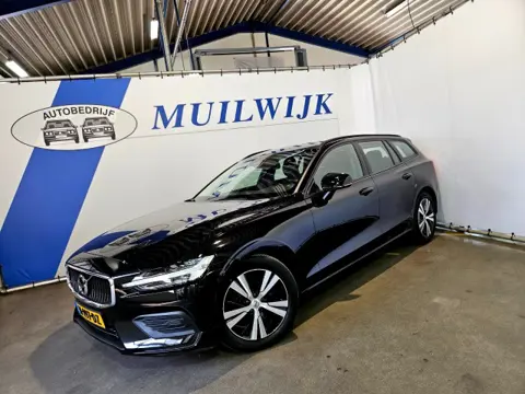VOLVO V60  2.0 B3 Momentum Advantage / CarPlay / Navi / NL Auto