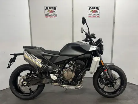 Husqvarna SVARTPILEN 801 (bj 2025)